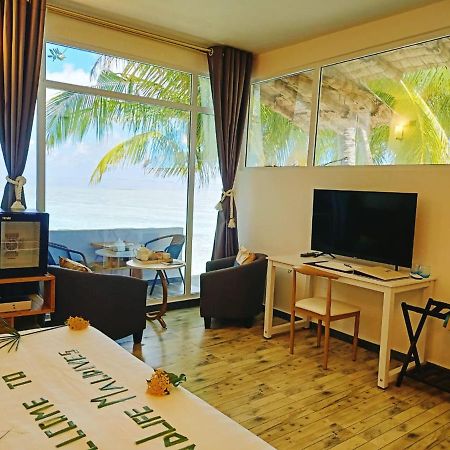 Island Life Maldives Retreat & Spa Magoodhoo Экстерьер фото