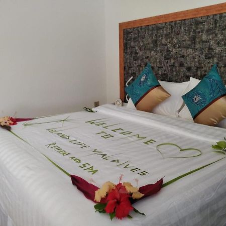 Island Life Maldives Retreat & Spa Magoodhoo Экстерьер фото