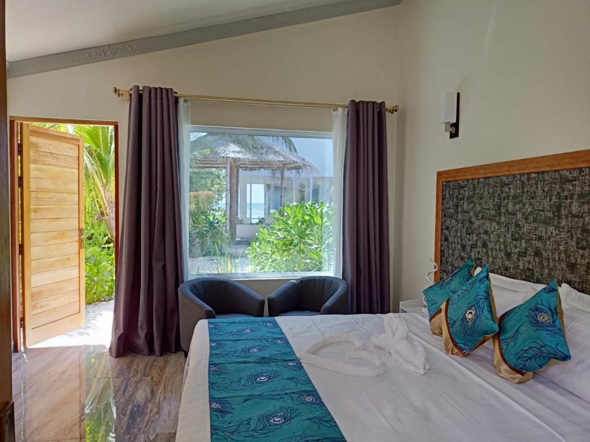 Island Life Maldives Retreat & Spa Magoodhoo Экстерьер фото