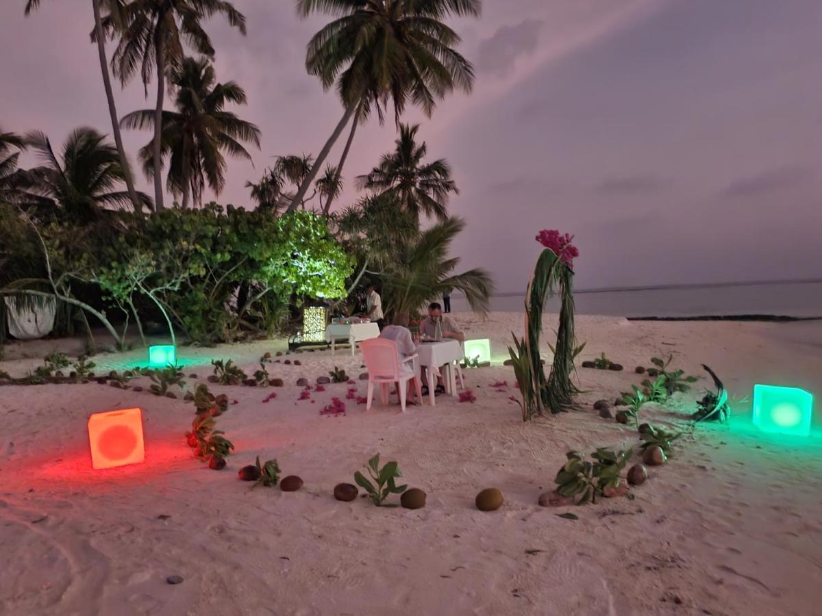 Island Life Maldives Retreat & Spa Magoodhoo Экстерьер фото