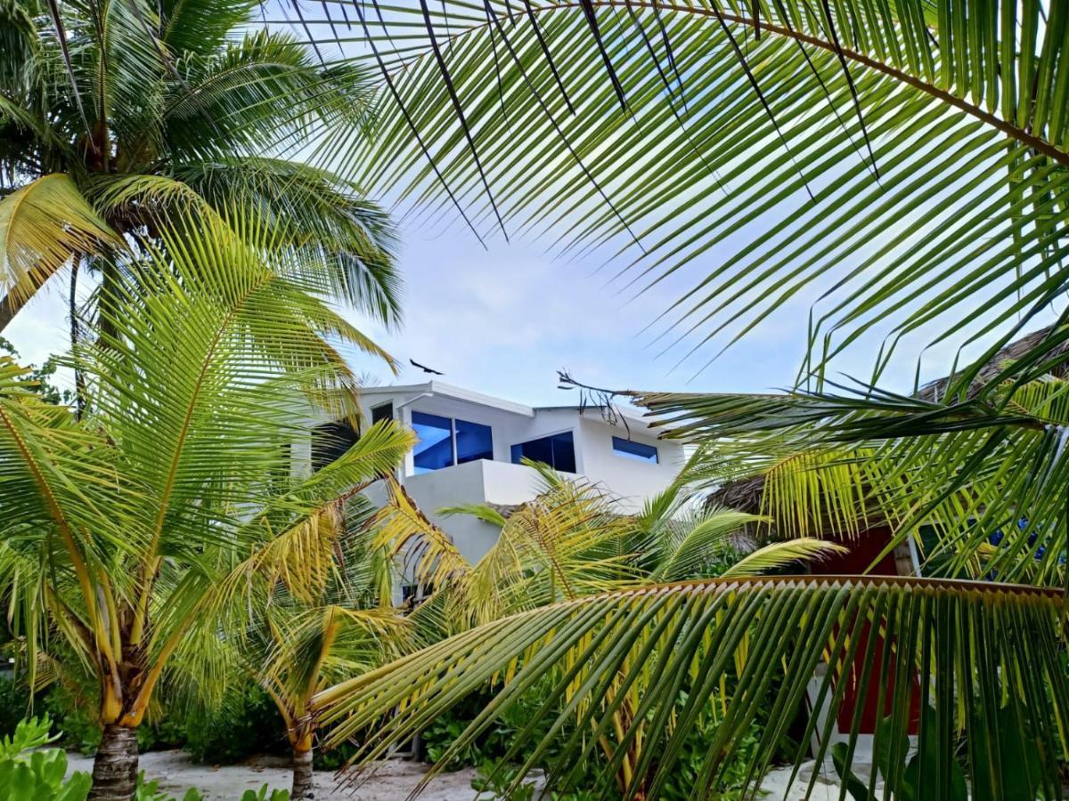 Island Life Maldives Retreat & Spa Magoodhoo Экстерьер фото