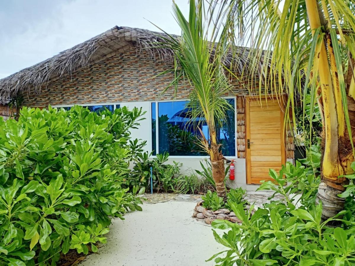 Island Life Maldives Retreat & Spa Magoodhoo Экстерьер фото